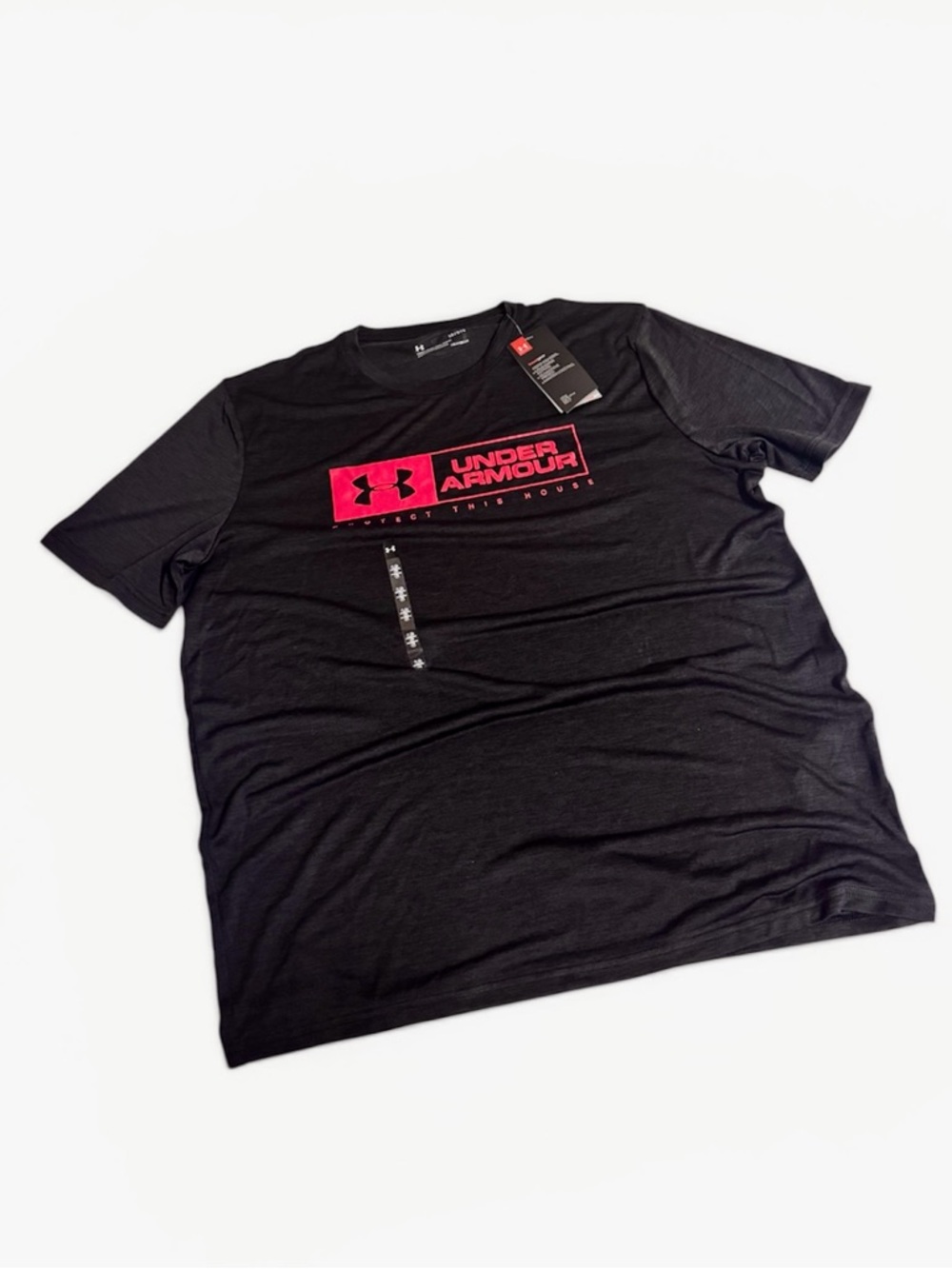 NWT Under Armour Men's Black T-Shirt with Red Logo Large